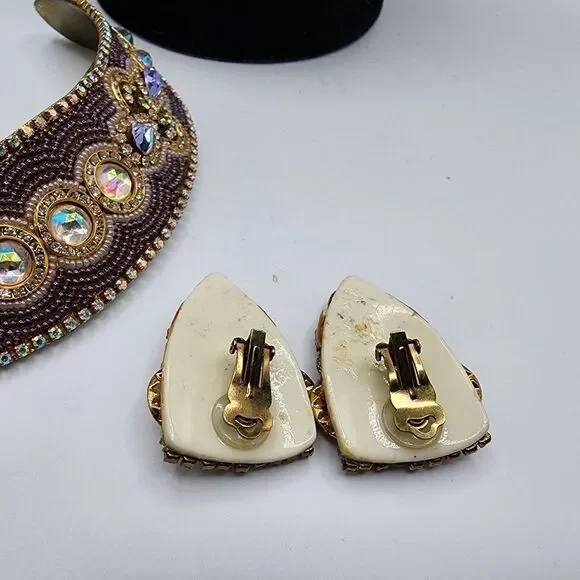 VINTAGE M&J HANSEN LAVENDER GLASS ALEXANDRITE RHINESTONE NECKLACE & EARRING SET - Picture 12 of 12